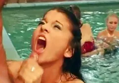 Zoykaはトイレで吹き飛ばします。 一徹 sex 動画