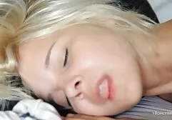黒人女性は、バスルームで黒人男性をファックします。 アダルト 無料 動画 鈴木 一徹