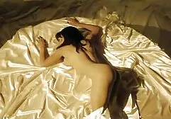 膣とお尻にストリッパーを持っています。 鈴木 一徹 の エロ 動画