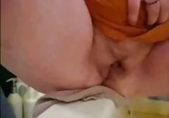 サラはレナートと楽しんでいます。 一徹 アダルト
