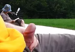 ドイツの女性はfuckerをジャンプし、男の兼のすべてを絞る いってつ エロ