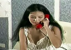 女の子は恥を知らない帽子を広げて、公共のスペースで帽子をヤンクス エロ 動画 一徹