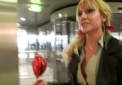 Alinochkaはセックスにオタクを傾斜させました。 一徹 クンニ 動画
