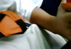 自宅で情熱的な性交を経験した男の子と18歳の赤ちゃん いってつ エロ