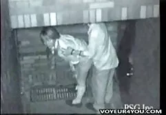 エロい服を持つ女の子はハゲ膣を示します エロ い 動画 鈴木 一徹
