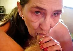 白い服を着た女の子は、隠しカメラの前でほとんど裸のポーズ アダルト 動画 一徹
