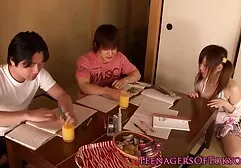 硬い腰を持つ巨乳の女の子が水着を試着する 一徹 エロ