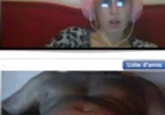 マンダにディルドを貼ることによって、Mulattoesは大きくなります。 女性 av 一徹